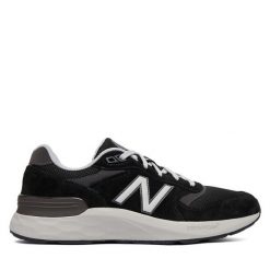 Buty do biegania New Balance. Czarne obuwie do biegania damskie New Balance. Za 489.99 zł.
