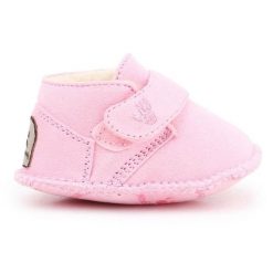 Buciki niemowlęce BearPaw Skylar2071I różowe. Czerwone buciki dla niemowląt z futra, bez zapięcia. Za 287.57 zł.