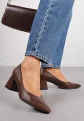 Brązowe Czółenka Vices Basic na Słupkowym Obcasie ze Skórzaną Wkładką Esande. Brązowe czółenka damskie Renee, bez wzorów, z satyny, bez obcasa. Za 54.99 zł.