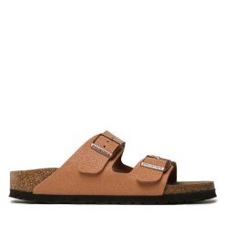 Klapki Birkenstock. Brązowe klapki damskie Birkenstock, bez wzorów, bez obcasa. Za 359.99 zł.
