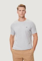 Koszulka crop top Mężczyzna GANT REG SHIELD SS T-SHIRT. Białe t-shirty męskie Gant, m, bez wzorów, z bawełny, bez kołnierzyka. Za 203.10 zł.