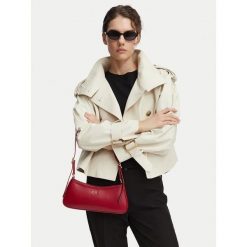 Torebka Calvin Klein. Czerwone torebki klasyczne damskie CALVIN KLEIN, bez wzorów, bez dodatków. Za 368.99 zł.