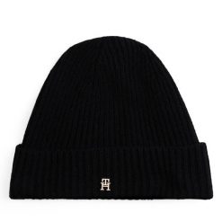 Czapka Tommy Hilfiger. Czarne czapki zimowe damskie Tommy Hilfiger. Za 389.99 zł.