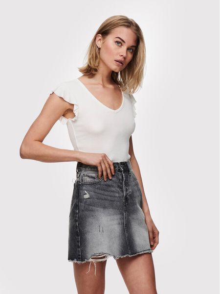 ONLY Bluzka Belia 15227187 Biały Regular Fit. Białe bluzki damskie Only, m, bez wzorów, z wiskozy, bez kołnierzyka, bez ramiączek. Za 49.99 zł.