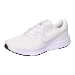 Buty męskie do biegania Nike Run Defy białe. Białe obuwie do biegania damskie Nike. Za 299.00 zł.