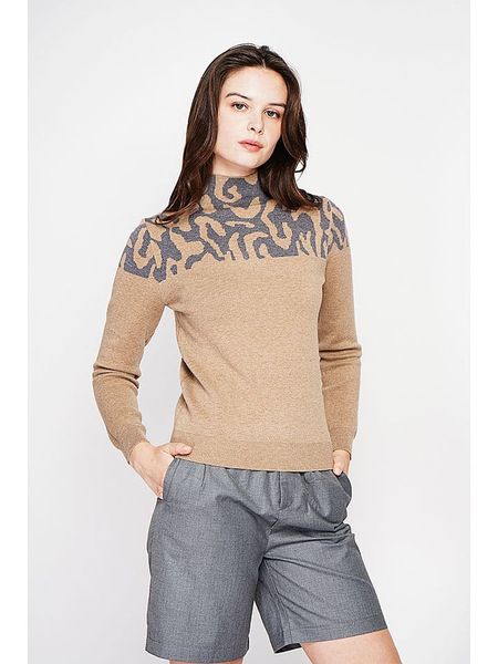 C& Jo Sweter w kolorze beżowo-szarym rozmiar: 38. Brązowe golfy damskie C& Jo, bez wzorów, ze splotem, bez ramiączek. Za 139.54 zł.