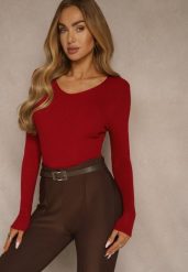 Bordowy Sweter o Klasycznym Fasonie w Drobne Prążki Vorida. Czerwone swetry klasyczne damskie Renee, s, z jeansu, bez kołnierzyka. Za 39.99 zł.