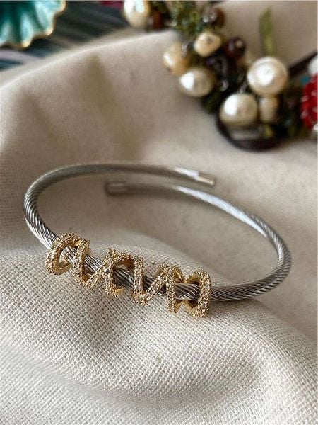 Luseera Bransoletka rozmiar: onesize. Szare bransoletki damskie Luseera, ze stali. Za 43.99 zł.