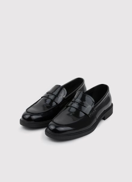 PAKO LORENTE – Czarne lakierowane mokasyny męskie. Czarne mokasyny męskie Pako Lorente, na jesień, z lakierowanej skóry. Za 299.99 zł.