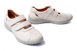 COMFORTABEL 940341-08 beige, półbuty damskie. Brązowe półbuty damskie Comfortabel, bez wzorów, bez obcasa. Za 276.43 zł.