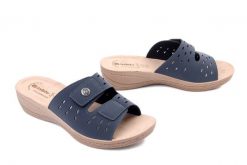Inblu DL-05 004 granatowy, klapki damskie. Niebieskie klapki damskie Inblu, bez wzorów, bez obcasa, na koturnie. Za 76.90 zł.