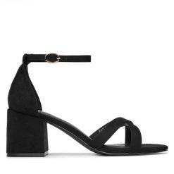 Sandały JENNY. Białe sandały damskie Jenny, bez wzorów, bez obcasa, na płaskiej podeszwie. Za 99.99 zł.