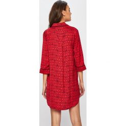 Dkny - Koszula nocna. Czerwone koszule nocne damskie DKNY, bez wzorów, z materiału. W wyprzedaży za 239.90 zł.