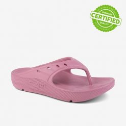Damskie klapki Coqui Riva na koturnie 3 cm. Czerwone klapki damskie Coqui, bez wzorów, z materiału, bez obcasa, na koturnie. Za 128.99 zł.