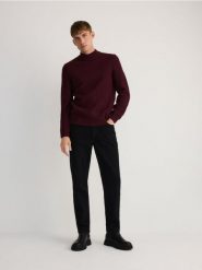 Sweter z golfem - mahoniowy. Brązowe swetry męskie Reserved, l, bez wzorów, z dzianiny, bez kołnierzyka. W wyprzedaży za 49.99 zł.