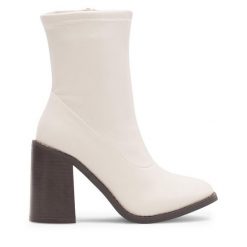 Botki Jenny Fairy. Czarne botki damskie Jenny Fairy, bez obcasa, na płaskiej podeszwie, bez zapięcia. Za 219.99 zł.