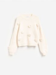 Sweter z kwiatową aplikacją - kremowy. Białe swetry klasyczne damskie Reserved, l, z dzianiny, bez kołnierzyka. Za 149.99 zł.