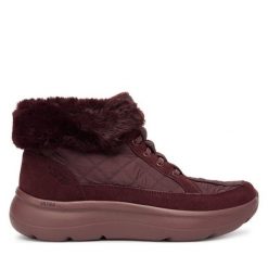 Trzewiki Skechers. Czerwone botki damskie Skechers, bez obcasa, na płaskiej podeszwie, bez zapięcia. Za 399.99 zł.