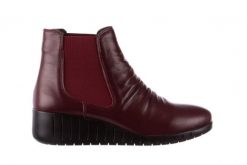 Botki Bayla-196 AVCILAR-01 D75 Bordo 196034, Bordowy, Skóra naturalna - 36. Czerwone botki damskie Bayla, z gumy, klasyczne, bez obcasa, na koturnie, bez zapięcia. W wyprzedaży za 134.10 zł.
