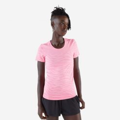 Koszulka do biegania damska Kiprun Run 500 Comfort. Niebieskie t-shirty damskie KIPRUN, l, bez wzorów, z materiału, bez kołnierzyka. Za 89.99 zł.