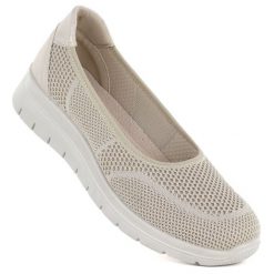 Półbuty tekstylne sportowe na platformie beżowe NEWS 7656. Brązowe półbuty damskie NEWS, bez wzorów, z materiału, sportowe, bez obcasa, na platformie. Za 119.99 zł.