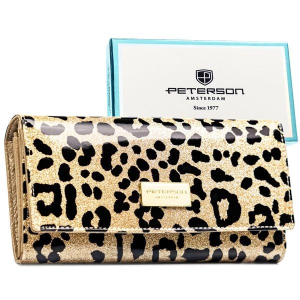 Złoty, duży portfel damski ze skóry ekologicznej i naturalnej w cętki, zamykany zatrzaskiem - Peterson. Żółte portfele damskie Peterson, bez wzorów, ze skóry ekologicznej. Za 139.99 zł.