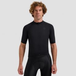 Koszulka rowerowa męska Rogelli Essential II. Czarne t-shirty sportowe męskie Rogelli, m, bez ramiączek, rowerowe. Za 226.99 zł.