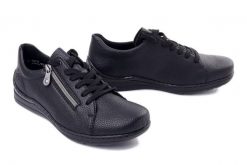 Rieker 48901-00 black, półbuty damskie. Czarne półbuty damskie Rieker, bez wzorów, ze skóry ekologicznej, klasyczne, bez obcasa. Za 329.90 zł.