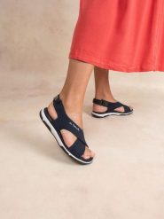 Sandały damskie TBS Jazzfit. Niebieskie sandały damskie Tbs, bez wzorów, z materiału, bez obcasa. Za 364.00 zł.