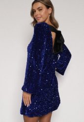 Niebieska Cekinowa Sukienka z Odkrytymi Plecami i Wiązaniem Diadina. Niebieskie sukienki damskie Born2be, na imprezę, z aplikacjami, z elastanu, eleganckie, bez kołnierzyka, bez ramiączek. Za 169.99 zł.