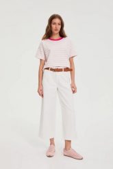 Jeansy z szerokimi nogawkami białe. Białe jeansy damskie MOODO. Za 149.99 zł.