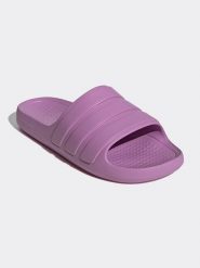 Adidas Klapki w kolorze fioletowym rozmiar: 38. Różowe klapki damskie Adidas, bez wzorów, bez obcasa. Za 115.24 zł.
