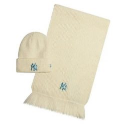 Czapka New York Yankees MLB LTC. Białe czapki zimowe damskie New Era. Za 255.00 zł.