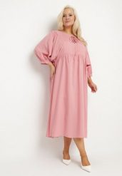 Różowa Rozkloszowana Sukienka z Wiskozy z Wiązaniem przy Dekolcie Voarisa. Czerwone sukienki damskie Born2be, na imprezę, l, bez wzorów, z jeansu, eleganckie, bez kołnierzyka, bez ramiączek, midi, rozkloszowane. W wyprzedaży za 63.99 zł.