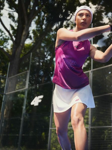 4F Koszulka bez rękawów tenisowa regular szybkoschnąca damska - fioletowa S. Fioletowe bluzki sportowe damskie 4f, s, bez wzorów, bez ramiączek. Za 99.99 zł.