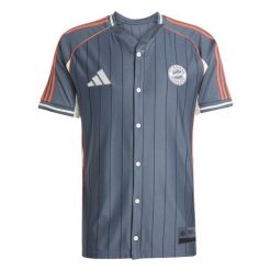 Koszulka kibica baseballowego US Bayern Monachium 2025/26. Szare t-shirty sportowe męskie Adidas, m, z materiału, bez ramiączek, na fitness i siłownię. Za 275.00 zł.