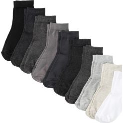 Krótkie skarpetki basic (10 szt.) z bawełny organicznej. Czarne skarpetki damskie bonprix, bez wzorów, z bawełny. Za 57.99 zł.