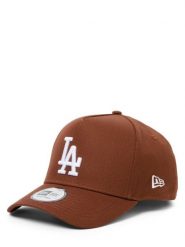 New Era Czapka Mężczyźni Bawełna (100%) brązowy, ONE SIZE. Brązowe czapki męskie New Era, bez wzorów, z bawełny, klasyczne. Za 149.95 zł.