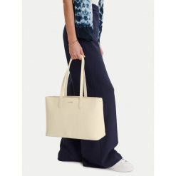 Torebka Lasocki. Torebki klasyczne damskie Lasocki, bez wzorów, bez dodatków. Za 149.99 zł.