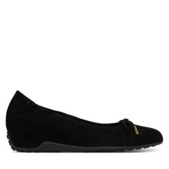 Półbuty HÖGL. Czarne półbuty damskie HÖGL, bez wzorów, bez obcasa, na koturnie. Za 699.99 zł.