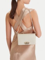 Nine West Torebka EO-Bellis-LX20070 Écru. Torebki klasyczne damskie Nine West, bez wzorów, z materiału, wizytowe, bez kołnierzyka, bez ramiączek. Za 219.99 zł.