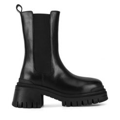 Botki Badura. Czarne botki damskie Badura, bez obcasa, na słupku, bez zapięcia. Za 399.99 zł.