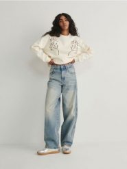 Bluza z haftem - złamana biel. Bluzy bez kaptura damskie Reserved, l, z bawełny. W wyprzedaży za 39.99 zł.