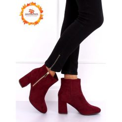Czerwone Botki na obcasie bordowe 7759 Burdeos. Czerwone botki damskie ButyModne, na jesień, z zamszu, eleganckie, bez obcasa, na obcasie, bez zapięcia. W wyprzedaży za 109.00 zł.