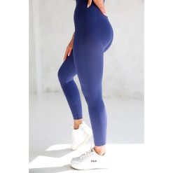 Legginsy bezszwowe push up damskie Squat navy 2skin. Niebieskie legginsy damskie 2SkIN, bez wzorów. W wyprzedaży za 189.00 zł.