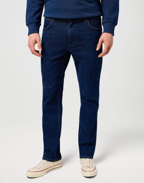 MESKIE SPODNIE WRANGLER LARSTON DARK WASH 112373151. Spodnie materiałowe męskie Wrangler, bez wzorów, z jeansu. Za 219.99 zł.