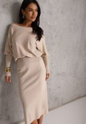 Beżowa Nietoperzowa Sukienka z Dzianiny z Wiskozą z Dekoltem w Łódkę Yuzoma. Brązowe sukienki damskie Renee, m, bez wzorów, z dzianiny, bez kołnierzyka, bez ramiączek, maxi, oversize. Za 169.99 zł.