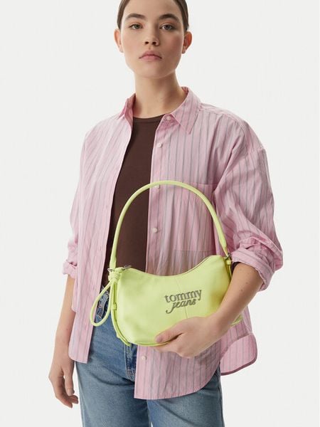 Tommy Jeans Torebka Metal Logo Shoulder Bag AW0AW18468 Zielony. Zielone torebki klasyczne damskie Tommy Jeans, bez wzorów, z jeansu, bez dodatków. Za 240.99 zł.