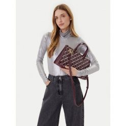 Torebka Armani Exchange. Czerwone torebki klasyczne damskie Armani Exchange, bez wzorów, bez dodatków. Za 759.99 zł.