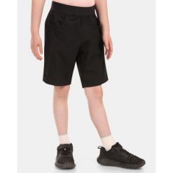 Pantaloncini da esterno per bambini Kilpi MOLE-J. Czarne szorty męskie Kilpi, bez wzorów, sportowe. Za 112.21 zł.
